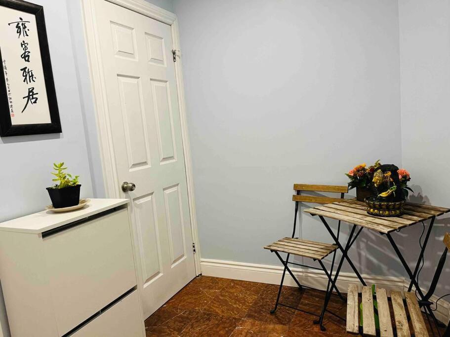 Emily'S Charming House Brossard Exterior foto