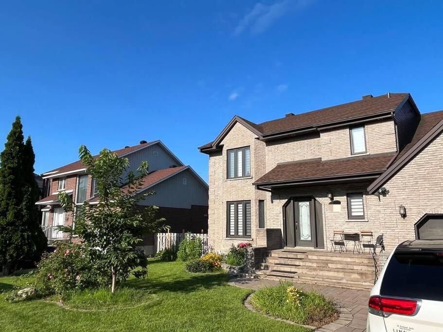 Emily'S Charming House Brossard Exterior foto